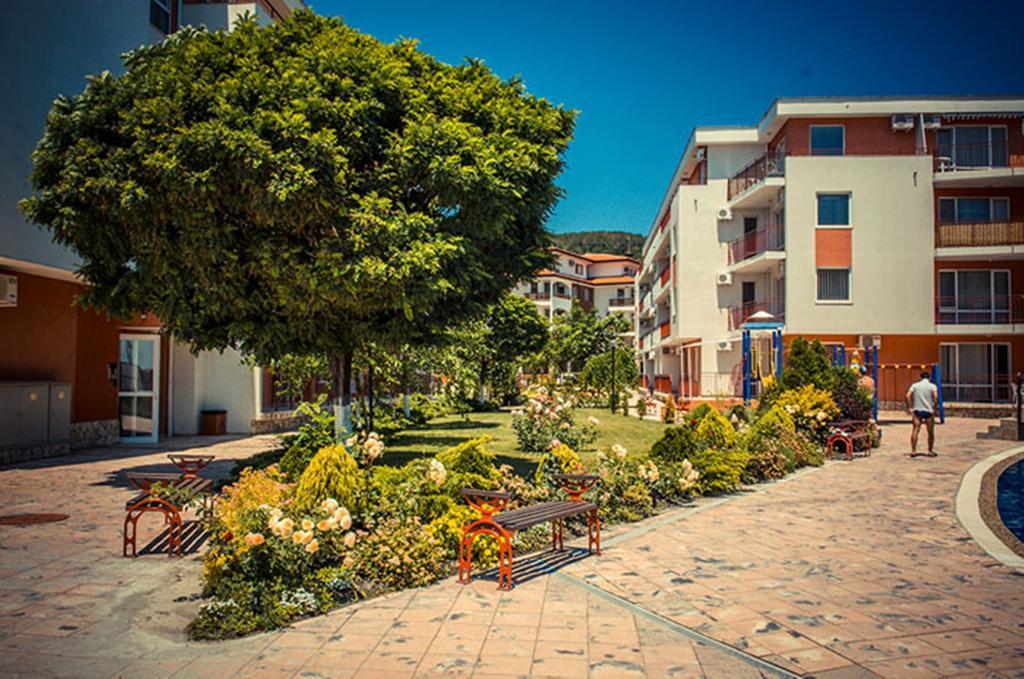 Privilege Fort Beach - Menada Apartments Elenite Extérieur photo