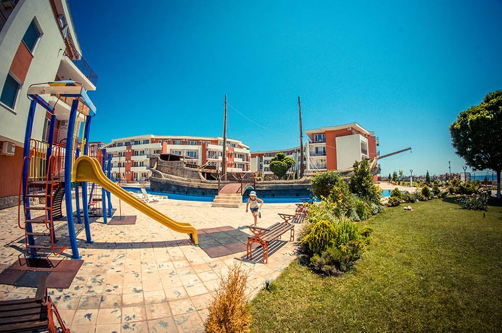 Privilege Fort Beach - Menada Apartments Elenite Extérieur photo