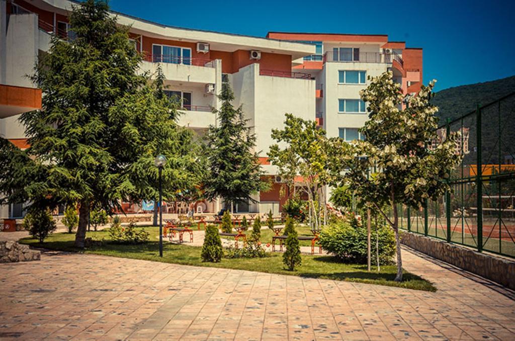 Privilege Fort Beach - Menada Apartments Elenite Extérieur photo