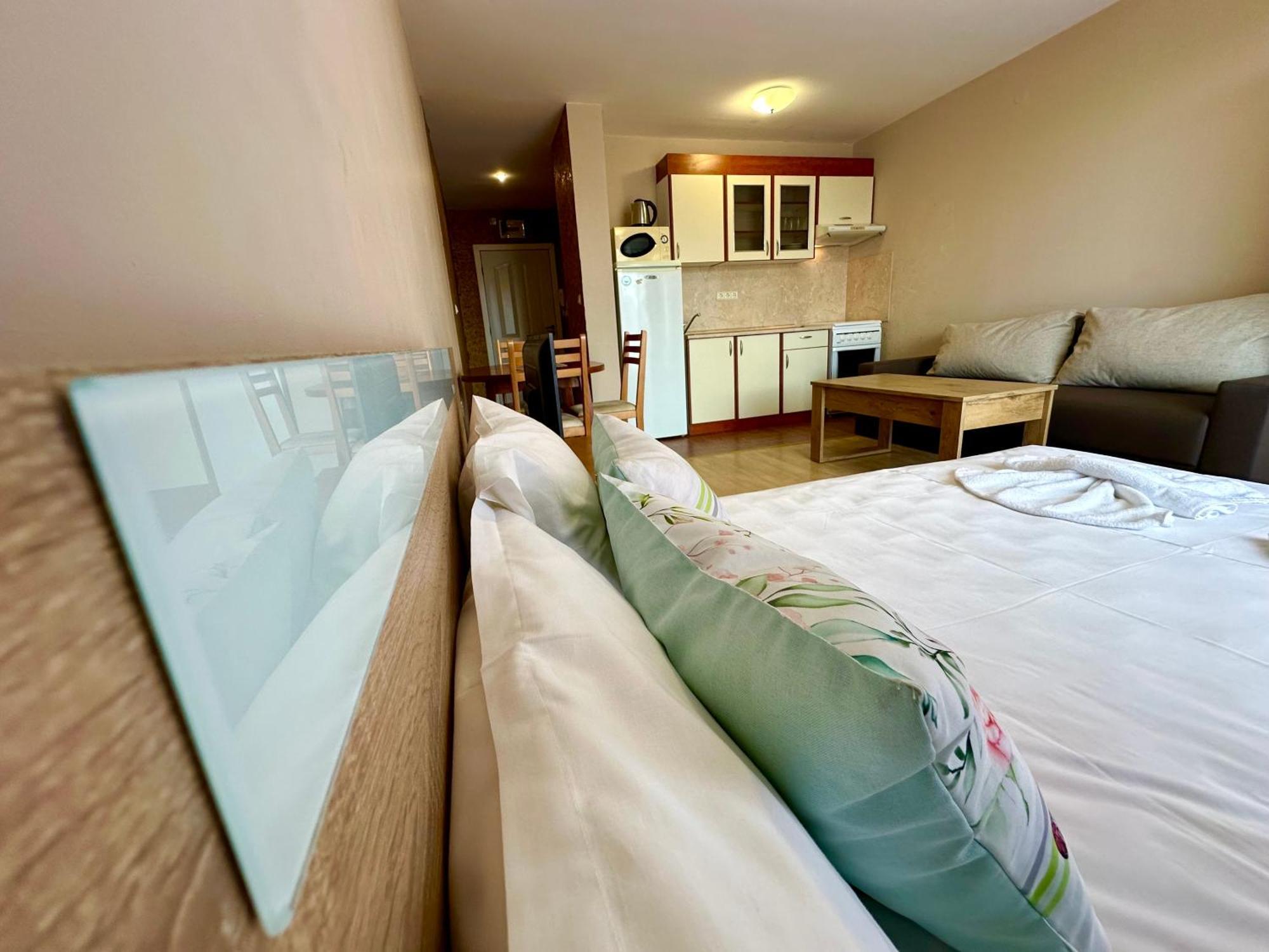 Privilege Fort Beach - Menada Apartments Elenite Extérieur photo