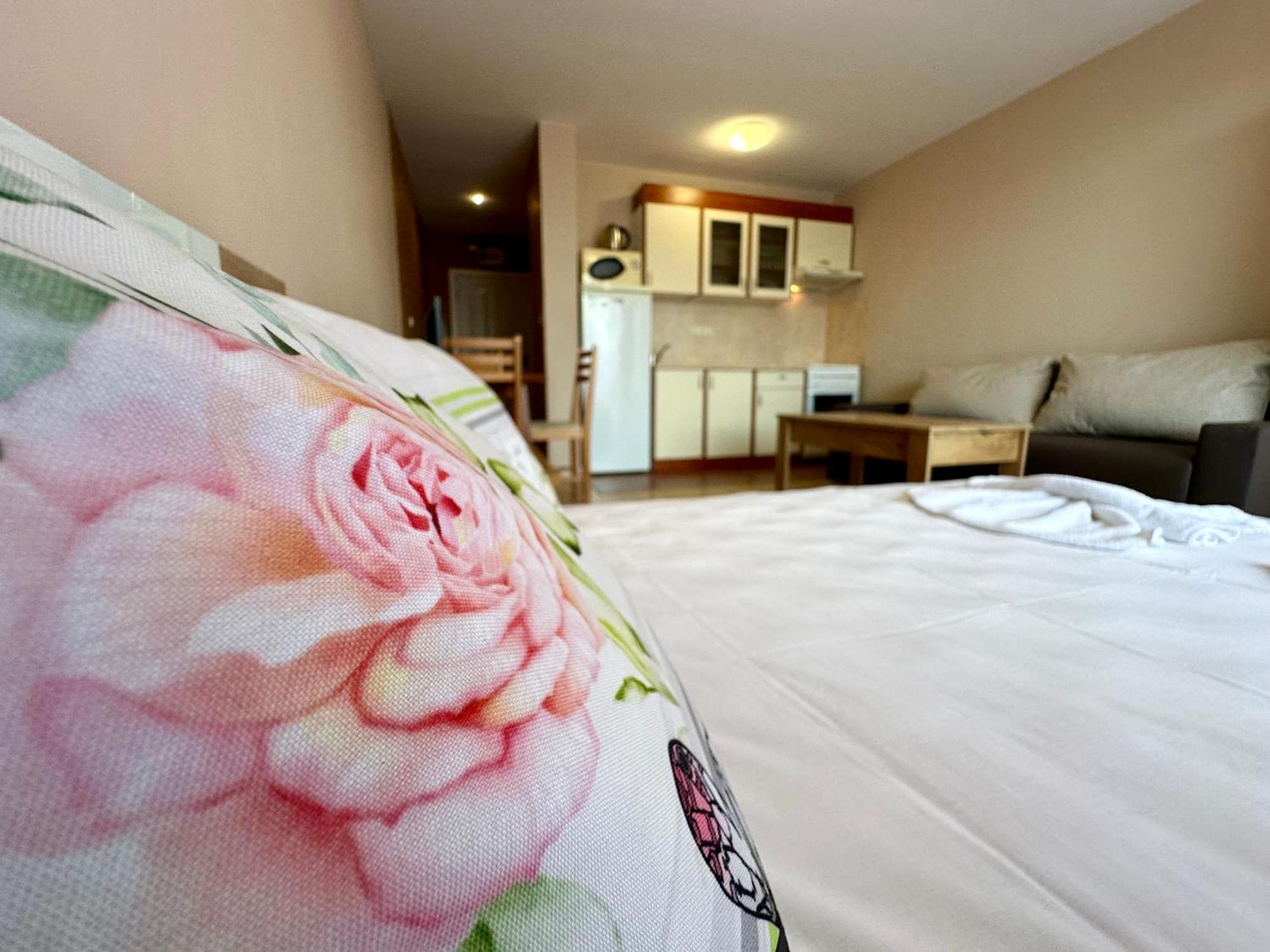 Privilege Fort Beach - Menada Apartments Elenite Extérieur photo